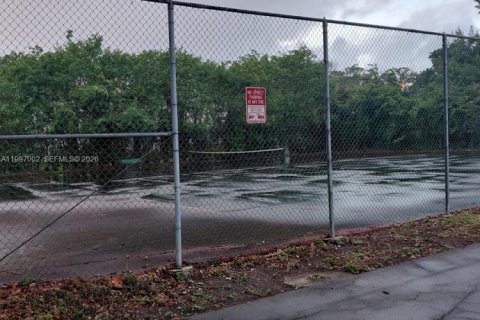 Condo in Coral Springs, Florida, 2 bedrooms  № 2059199 - photo 17