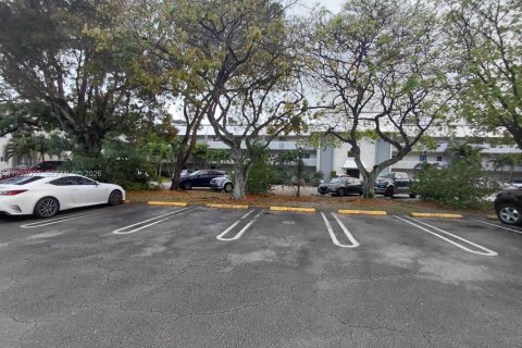 Condo in Coral Springs, Florida, 2 bedrooms  № 2059199 - photo 18