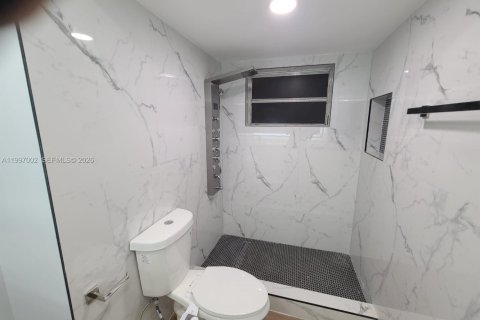 Copropriété à louer à Coral Springs, Floride: 2 chambres, 109.53 m2 № 2059199 - photo 9