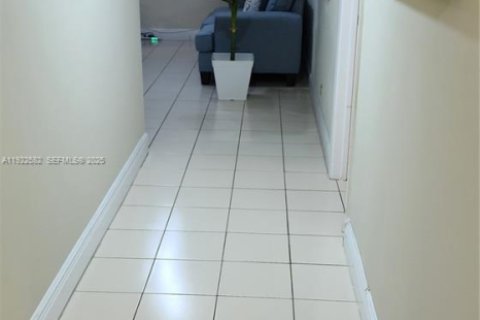 Купить кондоминиум в Майами, Флорида 2 спальни, 130.06м2, № 2038660 - фото 9