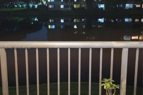 Купить кондоминиум в Майами, Флорида 2 спальни, 130.06м2, № 2038660 - фото 5