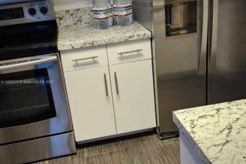 Купить кондоминиум в Лодерхилл, Флорида 2 спальни, 90.58м2, № 1943161 - фото 4