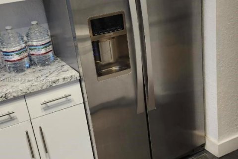 Купить кондоминиум в Лодерхилл, Флорида 2 спальни, 90.58м2, № 1943161 - фото 5