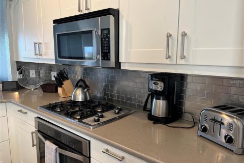 Condo in Four Corners, Florida, 3 bedrooms № 2218251 - photo 13