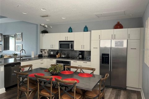 Condo in Four Corners, Florida, 3 bedrooms № 2218251 - photo 12