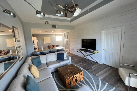Condo in Four Corners, Florida, 3 bedrooms № 2218251 - photo 15
