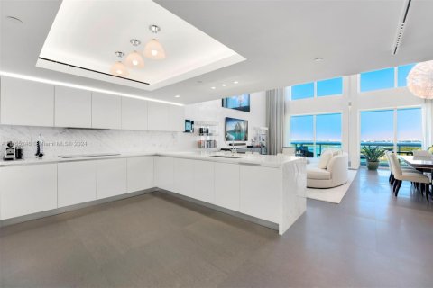 Condominio en venta en Miami Beach, Florida, 6 dormitorios, 596.62 m2 № 1980254 - foto 4