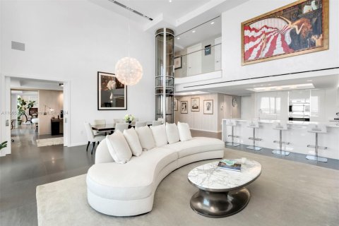 Condominio en venta en Miami Beach, Florida, 6 dormitorios, 596.62 m2 № 1980254 - foto 9