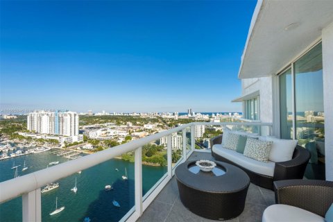 Condominio en venta en Miami Beach, Florida, 6 dormitorios, 596.62 m2 № 1980254 - foto 16