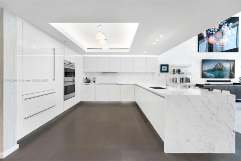 Condominio en venta en Miami Beach, Florida, 6 dormitorios, 596.62 m2 № 1980254 - foto 13