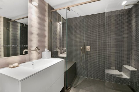 Condominio en venta en Miami Beach, Florida, 6 dormitorios, 596.62 m2 № 1980254 - foto 5