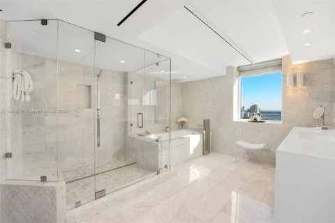Condominio en venta en Miami Beach, Florida, 6 dormitorios, 596.62 m2 № 1980254 - foto 18
