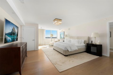Condominio en venta en Miami Beach, Florida, 6 dormitorios, 596.62 m2 № 1980254 - foto 17