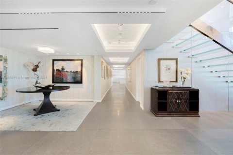 Condominio en venta en Miami Beach, Florida, 6 dormitorios, 596.62 m2 № 1980254 - foto 11