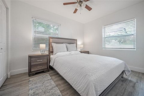 Casa en alquiler en Tampa, Florida, 3 dormitorios, 122.35 m2 № 2097543 - foto 9