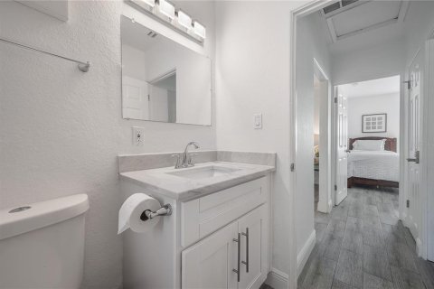 Casa en alquiler en Tampa, Florida, 3 dormitorios, 122.35 m2 № 2097543 - foto 12