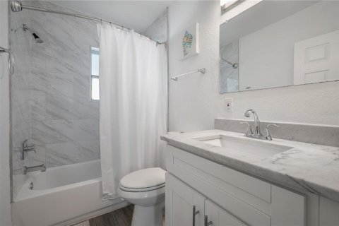 Casa en alquiler en Tampa, Florida, 3 dormitorios, 122.35 m2 № 2097543 - foto 11