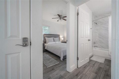 Casa en alquiler en Tampa, Florida, 3 dormitorios, 122.35 m2 № 2097543 - foto 8