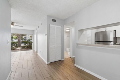Купить кондоминиум в Сент-Питерсберг, Флорида 6 комнат, 52.95м2, № 2098798 - фото 7