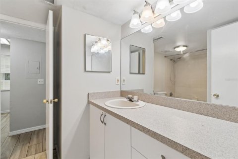 Купить кондоминиум в Сент-Питерсберг, Флорида 6 комнат, 52.95м2, № 2098798 - фото 16
