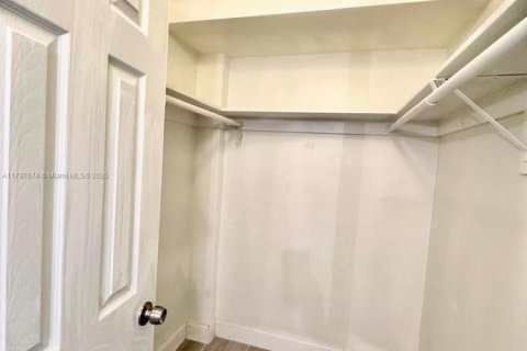 Condominio en venta en Aventura, Florida, 1 dormitorio, 71.35 m2 № 1738148 - foto 5