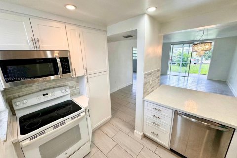 Condominio en venta en Aventura, Florida, 1 dormitorio, 71.35 m2 № 1738148 - foto 11