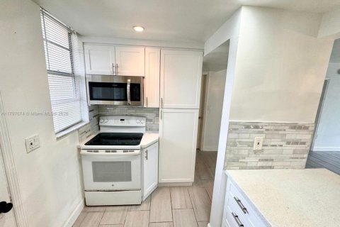 Condominio en venta en Aventura, Florida, 1 dormitorio, 71.35 m2 № 1738148 - foto 10