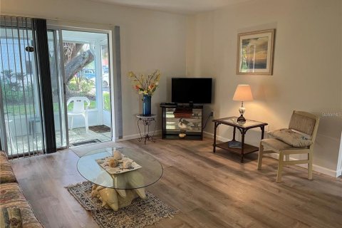 Condominio en alquiler en Bradenton, Florida, 2 dormitorios, 95.32 m2 № 1681247 - foto 4