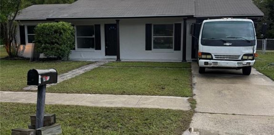 Villa ou maison à Casselberry, Floride 3 chambres, 120.77 m2 № 1885991