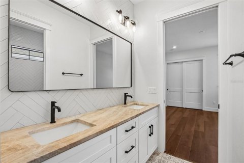 Casa en venta en Saint Petersburg, Florida, 3 dormitorios, 272.76 m2 № 2221384 - foto 27
