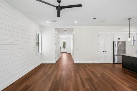 Casa en venta en Saint Petersburg, Florida, 3 dormitorios, 272.76 m2 № 2221384 - foto 4