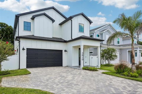 Casa en venta en Saint Petersburg, Florida, 3 dormitorios, 272.76 m2 № 2221384 - foto 2