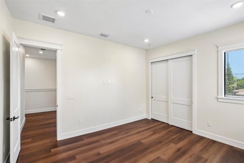 Casa en venta en Saint Petersburg, Florida, 3 dormitorios, 272.76 m2 № 2221384 - foto 24