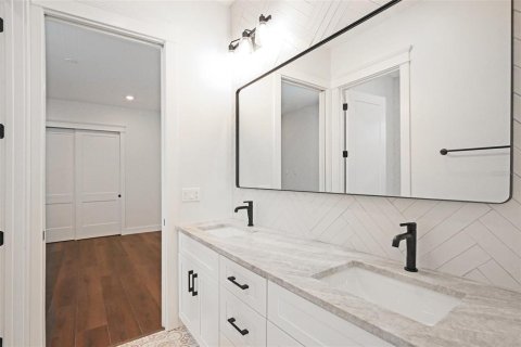 Casa en venta en Saint Petersburg, Florida, 3 dormitorios, 272.76 m2 № 2221384 - foto 25