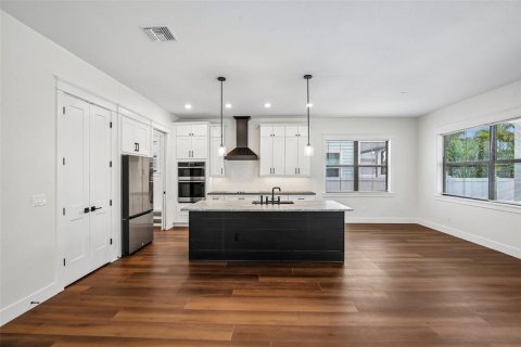 Casa en venta en Saint Petersburg, Florida, 3 dormitorios, 272.76 m2 № 2221384 - foto 10