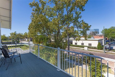 Commercial property in Orlando, Florida 6 bedrooms, 341.14 sq.m. № 1576592 - photo 11
