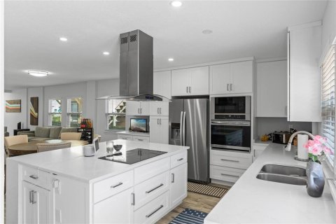 Commercial property in Orlando, Florida 6 bedrooms, 341.14 sq.m. № 1576592 - photo 19