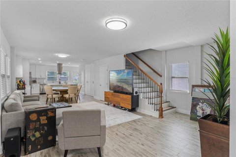 Commercial property in Orlando, Florida 6 bedrooms, 341.14 sq.m. № 1576592 - photo 17