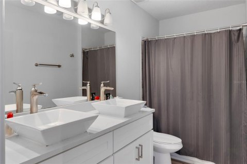 Commercial property in Orlando, Florida 6 bedrooms, 341.14 sq.m. № 1576592 - photo 15
