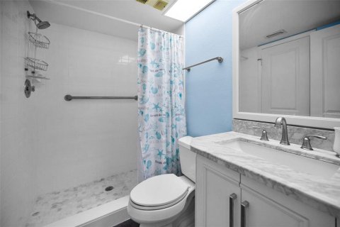 Condo in Saint Petersburg, Florida, 2 bedrooms  № 1802981 - photo 27