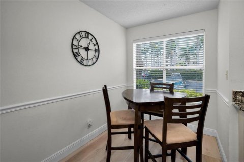 Condo in Saint Petersburg, Florida, 2 bedrooms  № 1802981 - photo 7