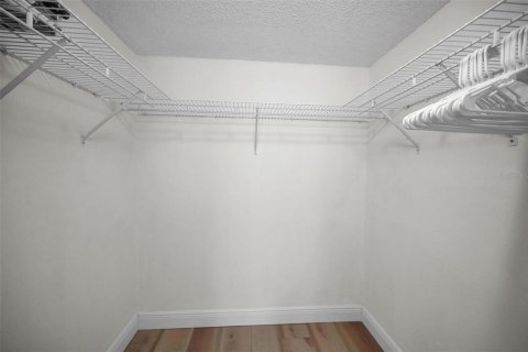 Condo in Saint Petersburg, Florida, 2 bedrooms  № 1802981 - photo 22