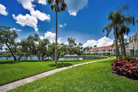 Condo in Saint Petersburg, Florida, 2 bedrooms  № 1802981 - photo 14