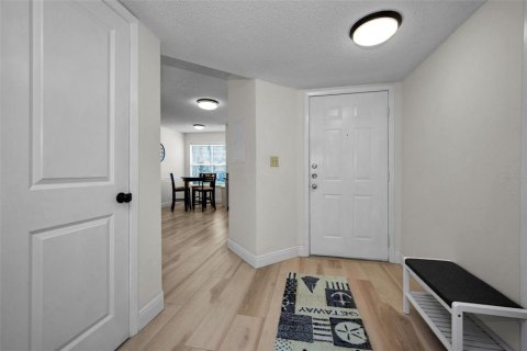 Condo in Saint Petersburg, Florida, 2 bedrooms  № 1802981 - photo 3