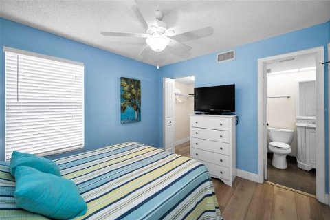 Condo in Saint Petersburg, Florida, 2 bedrooms  № 1802981 - photo 24