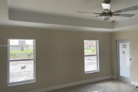 Villa ou maison à vendre à Port St. Lucie, Floride: 4 chambres, 211.82 m2 № 2056034 - photo 11