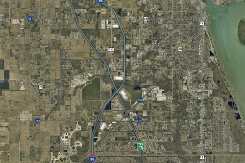 Casa en Port St. Lucie, Florida 4 dormitorios, 211.82 m2 № 2056034