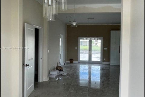 Villa ou maison à vendre à Port St. Lucie, Floride: 4 chambres, 211.82 m2 № 2056034 - photo 6