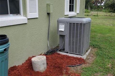 Casa en venta en Wauchula, Florida, 2 dormitorios, 91.69 m2 № 2222826 - foto 7