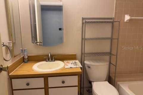 Condo in Port Charlotte, Florida, 2 bedrooms № 2195262 - photo 13